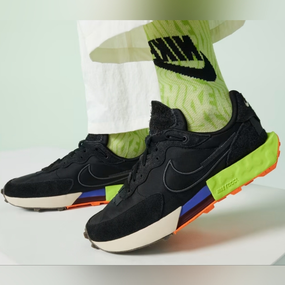 NIKE REACT FONTA WAFFLE WOMEN US SIZE 9.5 LIKE NEW BARLY WORE "USED"